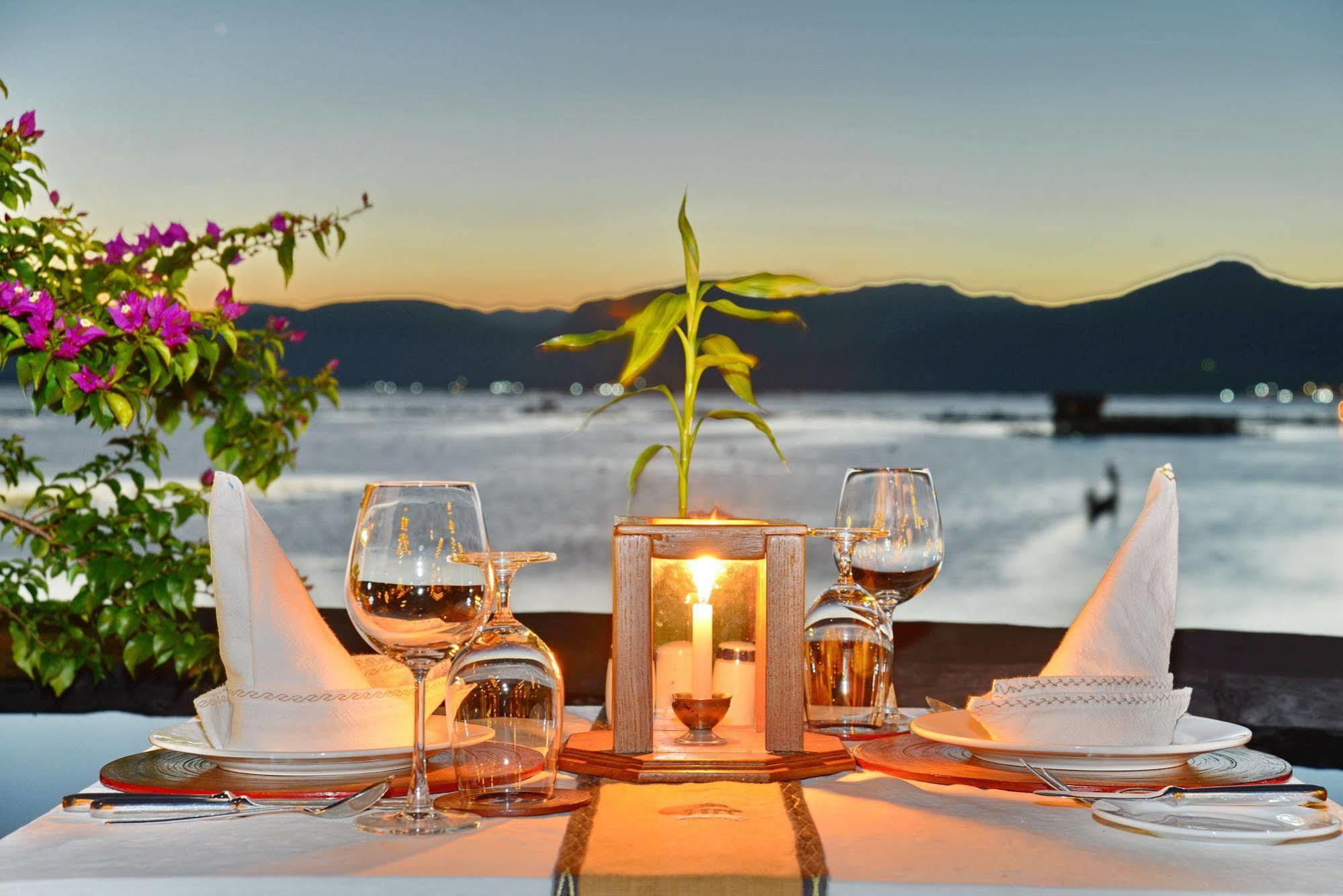 เมียนมา เทรเชอร์ รีสอร์ต Hotel Inle Lake ภายนอก รูปภาพ