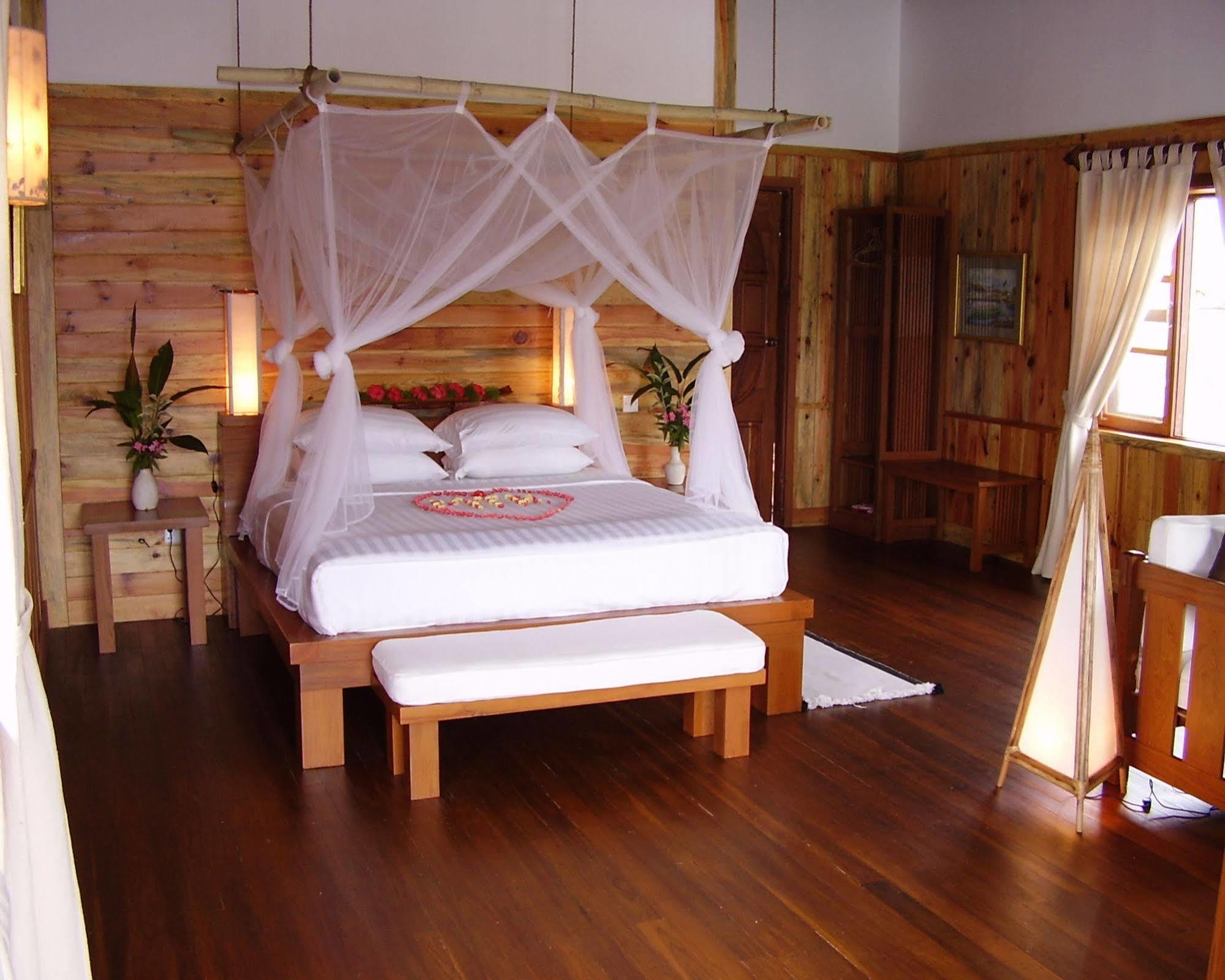 เมียนมา เทรเชอร์ รีสอร์ต Hotel Inle Lake ภายนอก รูปภาพ