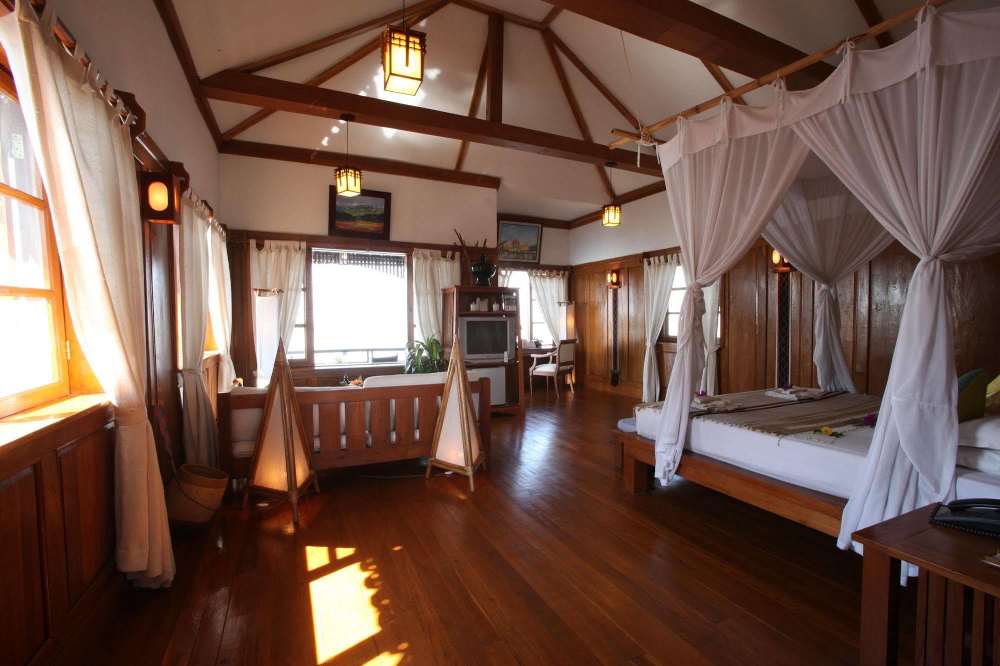 เมียนมา เทรเชอร์ รีสอร์ต Hotel Inle Lake ภายนอก รูปภาพ