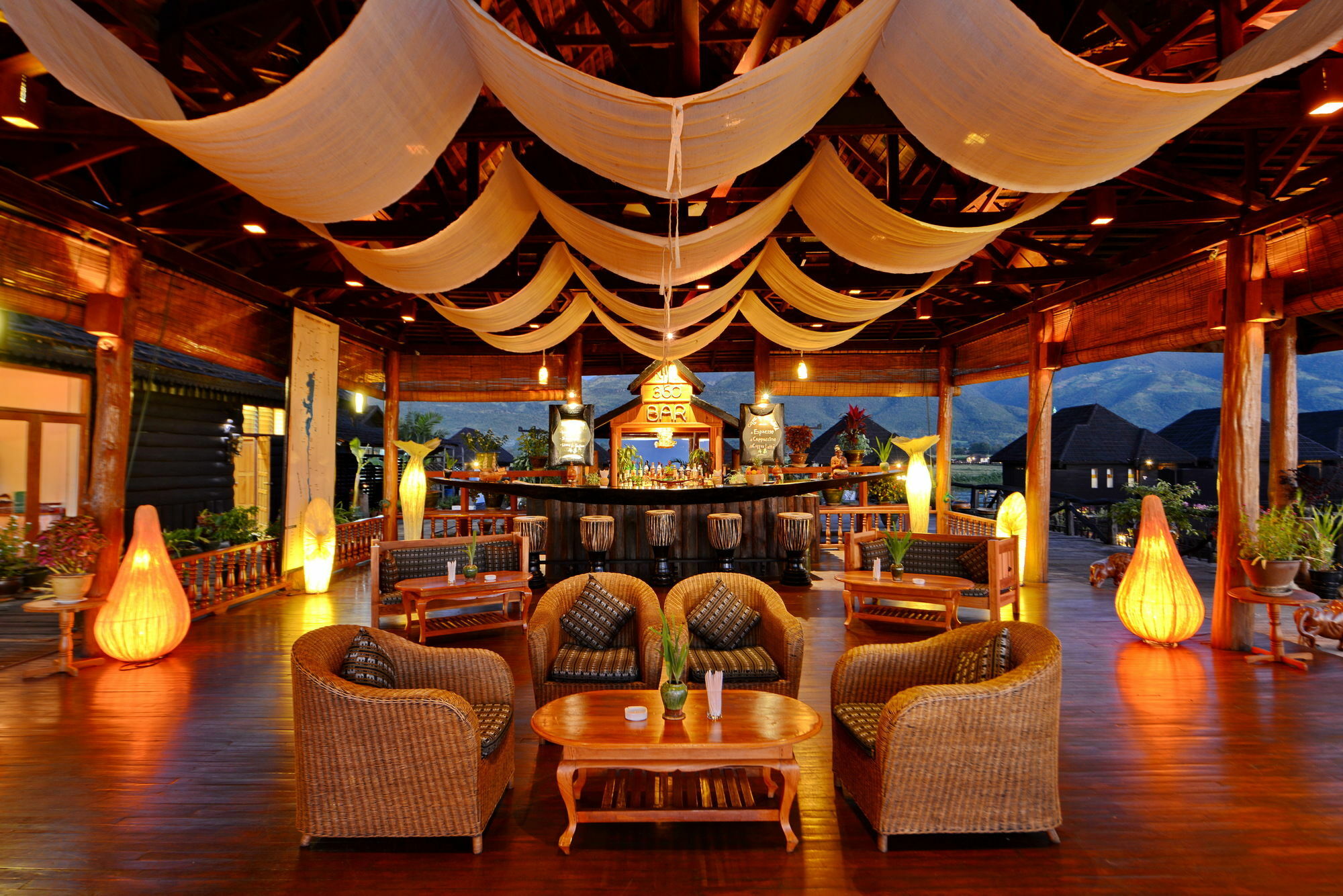 เมียนมา เทรเชอร์ รีสอร์ต Hotel Inle Lake ภายนอก รูปภาพ